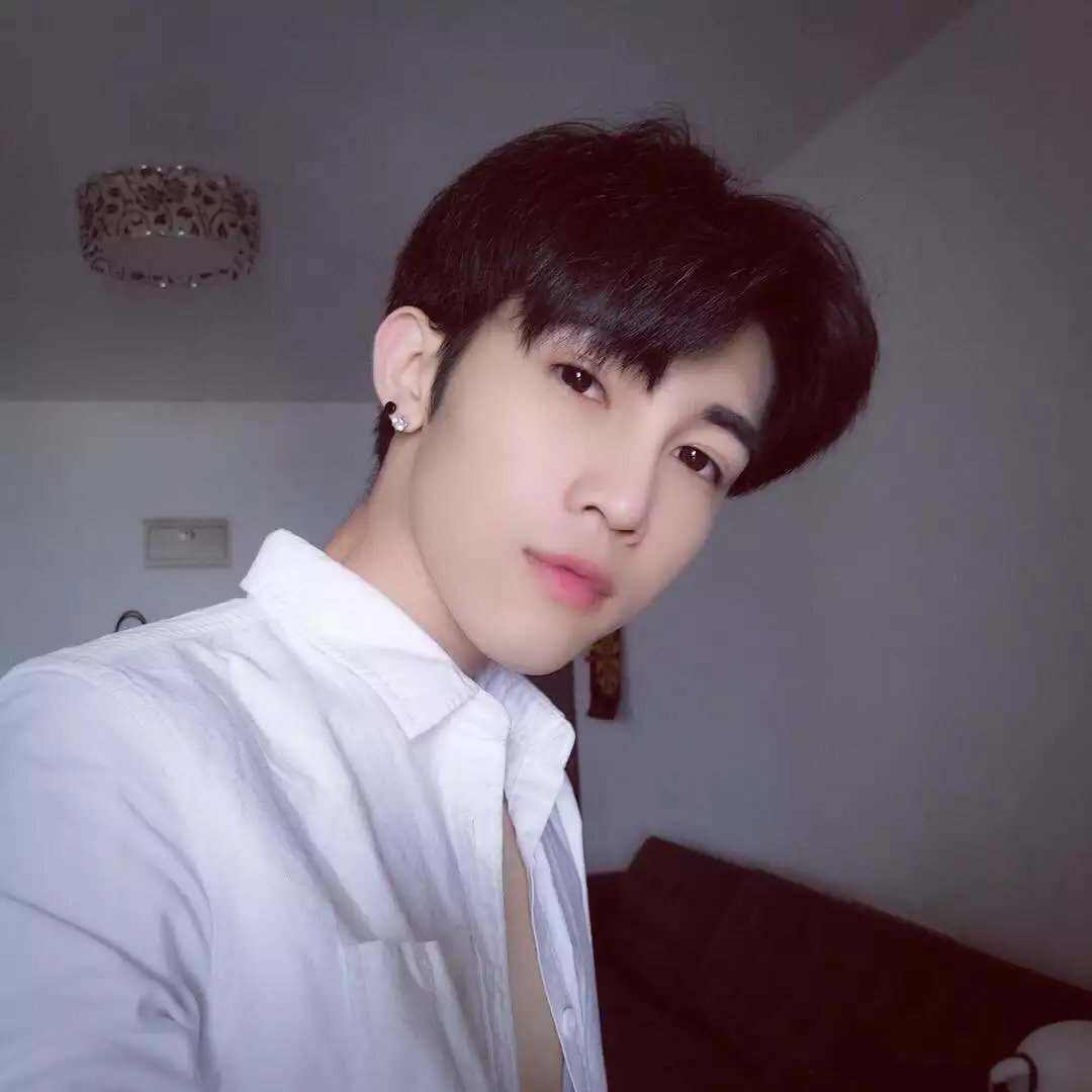 樊轮飘思
