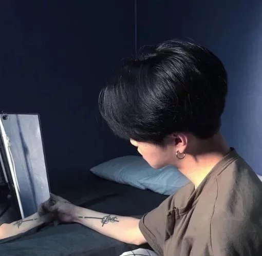 蒋爽彩行